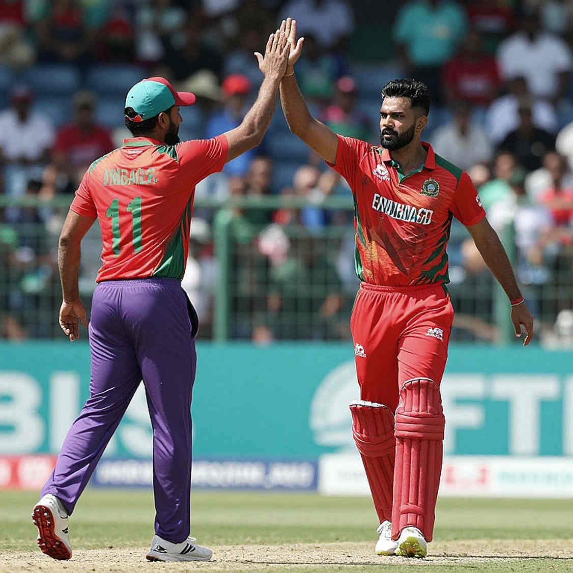 Thirty-Three Balls of Nothing: Two Returners, Two Ledgers in Durban Thirty-Three Balls of Nothing: Two Returners, Two Ledgers in Durban