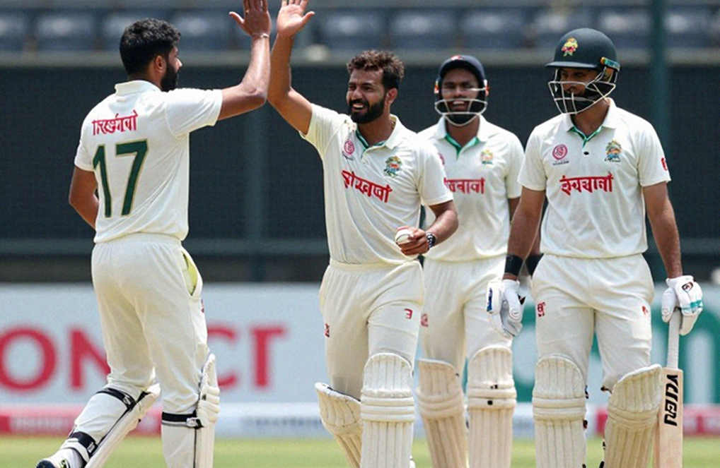 The Dot-Ball Illusion: From Powerplay to Death Overs — The Silent Grammar of the Half-Space in Cricket The Dot-Ball Illusion: From Powerplay to Death Overs — The Silent Grammar of the Half-Space in Cricket