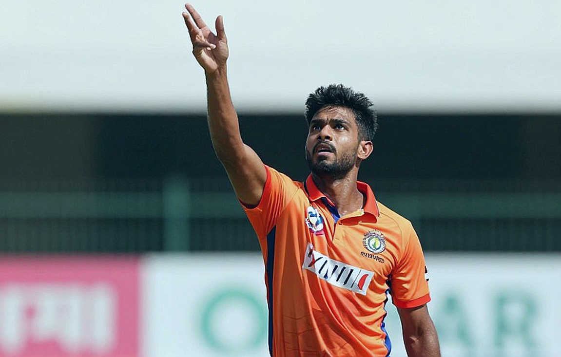১৪ পয়েন্টের শীর্ষযুদ্ধ: অভিষেক ৮৯৭, ফারহান ৮৮৩, আর ইনজুরিতে কিশানের ৮৬৬