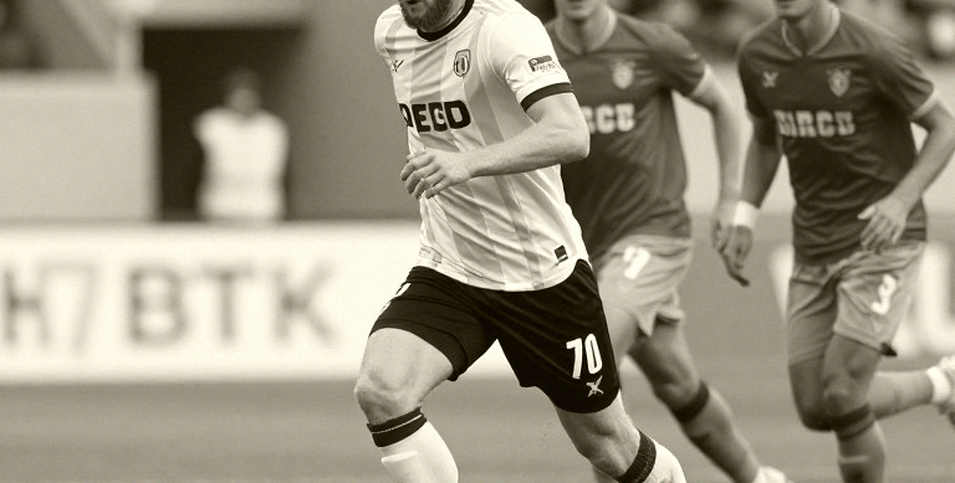 Manchester United's Real Opponent Isn't Carrick — It's the Habit of Changing Manchester United's Real Opponent Isn't Carrick — It's the Habit of Changing